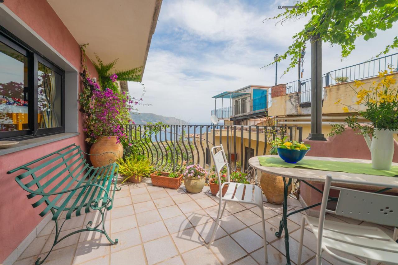 Old Memories House Apartamento Taormina Exterior foto